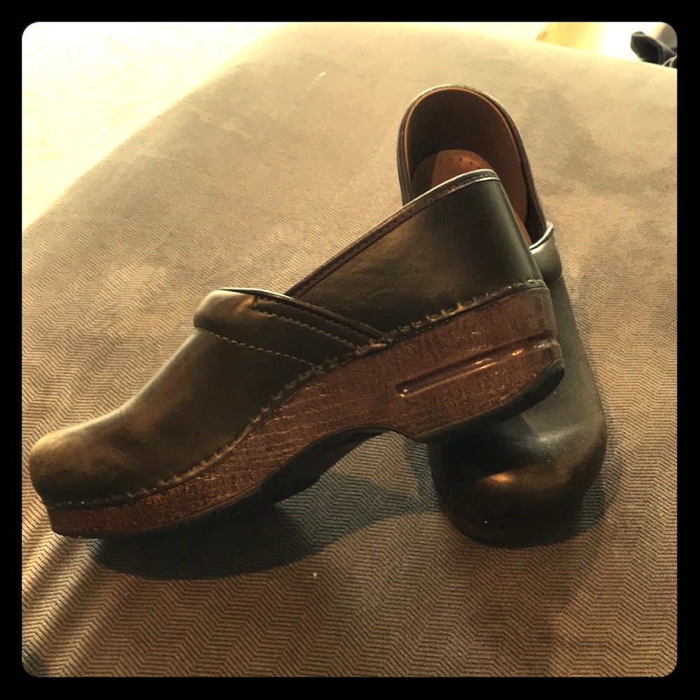 Dansko size 40 clogs